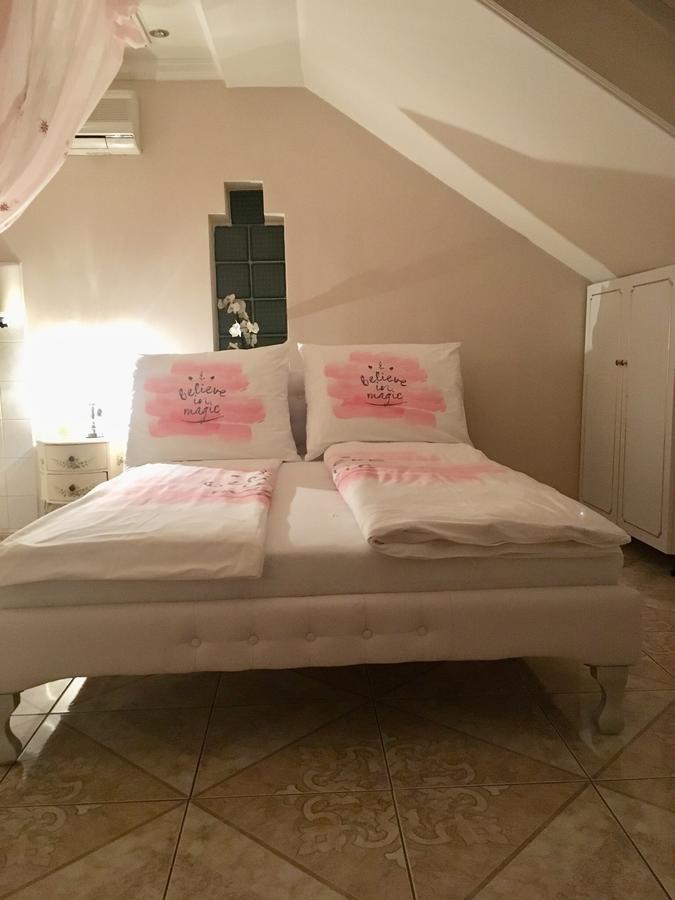 Adam Apartmanhaz Appartement Szeged Buitenkant foto